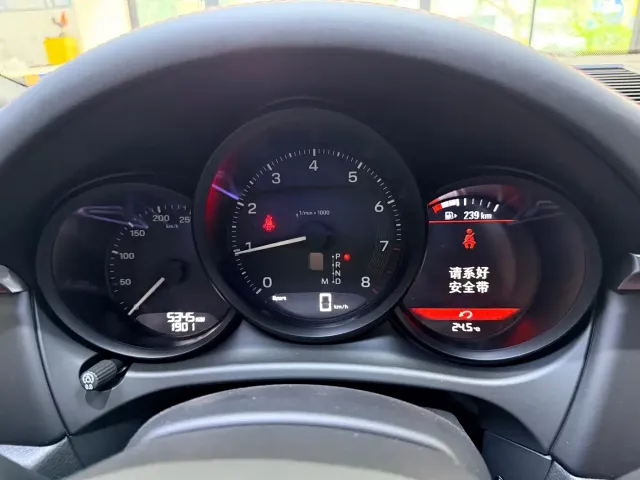 Porsche Macan — Фото автомобиля 18
