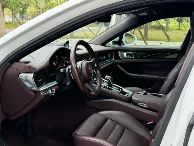 Porsche Panamera — Фото автомобиля 4