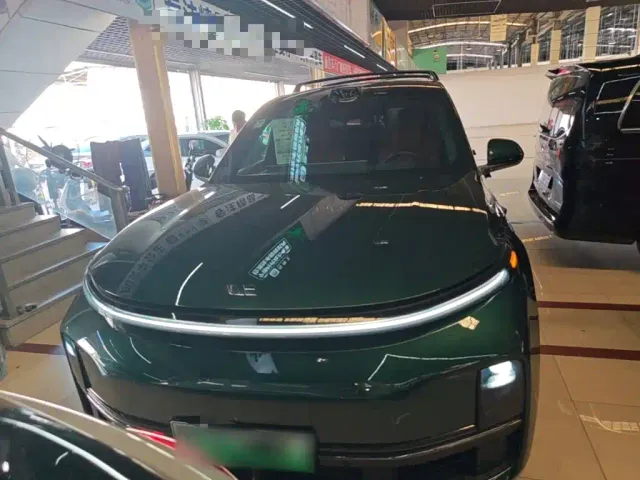 Li Auto L9 — Фото автомобиля 2