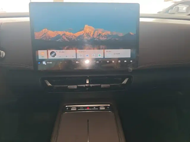 Wuling Motors Xingguang 730 New Energy 2025 Model Plug-in Hybrid Base Version — Фото автомобиля 12