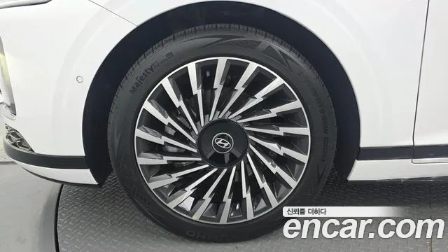 Hyundai Grandeur GN7 — Фото автомобиля 5