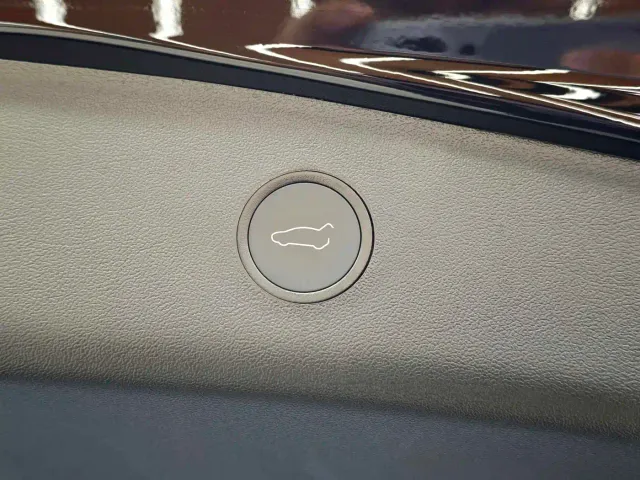 Tesla Model 3 — Фото автомобиля 20