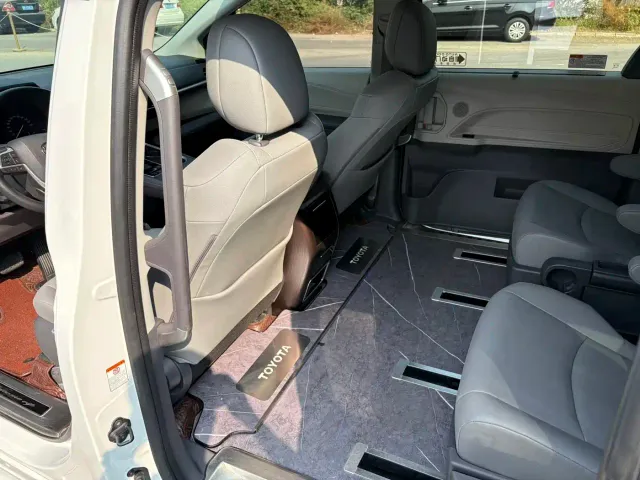 Toyota Granvia — Фото автомобиля 12