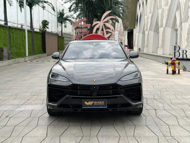 Lamborghini Urus — Фото автомобиля 2