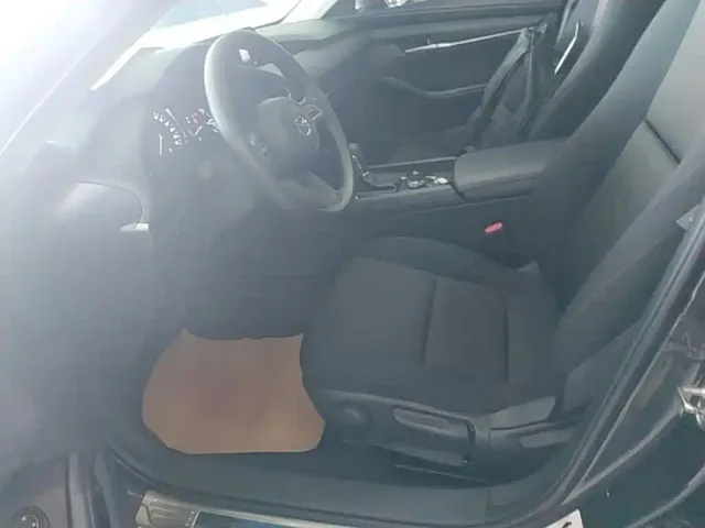 Mazda Axela — Фото автомобиля 14