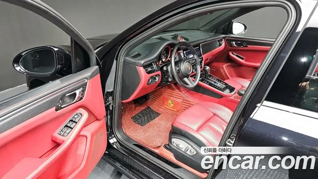Porsche Macan — Фото автомобиля 10