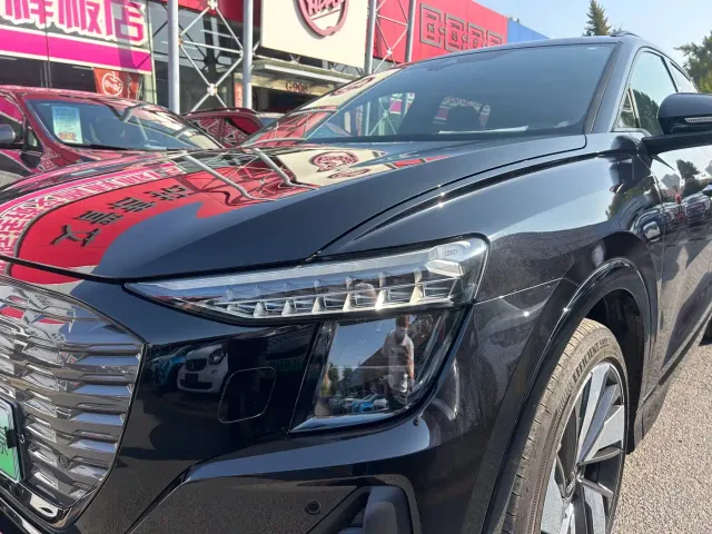 Audi Q5 e-tron — Фото автомобиля 5