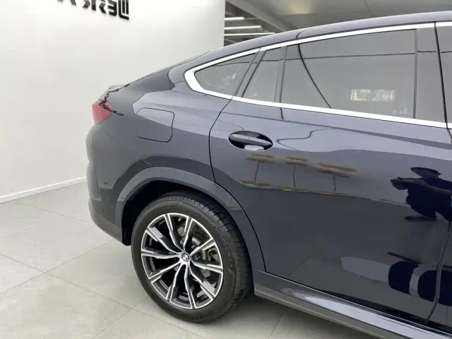 BMW X6 — Фото автомобиля 2