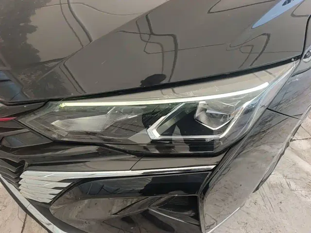 Dongfeng Yixuan MAX — Фото автомобиля 17