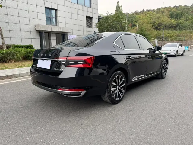 Skoda Superb — Фото автомобиля 5