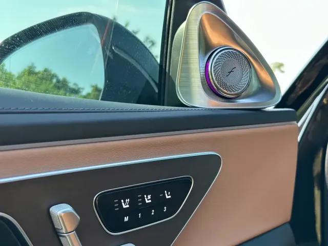 Mercedes-Benz E-Class — Фото автомобиля 18
