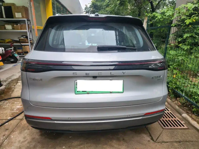 Geely Galaxy Starship 7 EM-i — Фото автомобиля 3