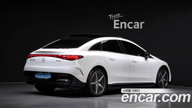 Mercedes-Benz EQE — Фото автомобиля 2