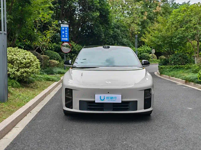 Li Auto i6 — Фото автомобиля 2