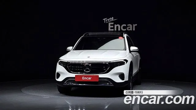 Mercedes-Benz EQB — Фото автомобиля 3