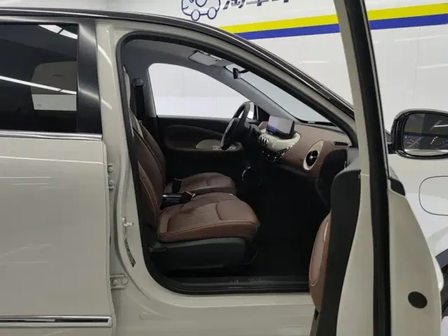 Wuling Bingo — Фото автомобиля 8