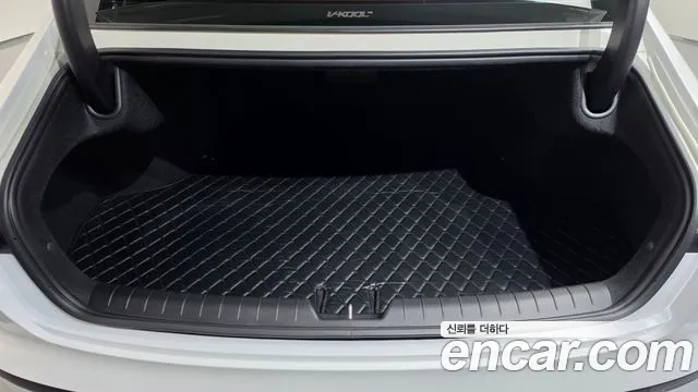 Hyundai Grandeur GN7 — Фото автомобиля 17