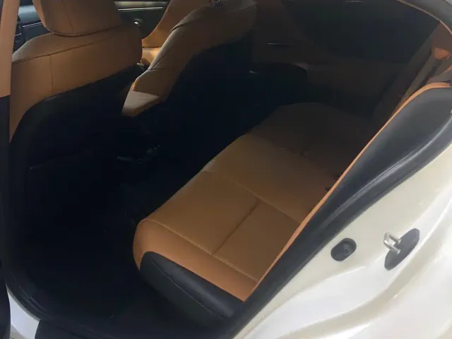 Lexus ES — Фото автомобиля 12