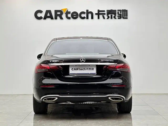 Mercedes-Benz E-Class — Фото автомобиля 4