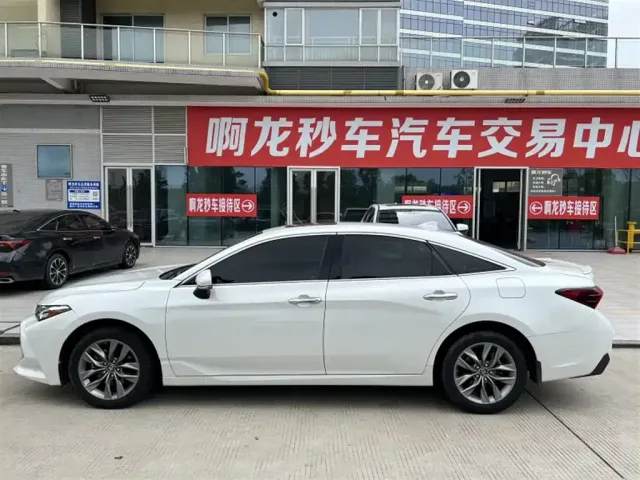 Toyota Avalon 2019 2.0L Luxury Edition (China VI) — Фото автомобиля 3