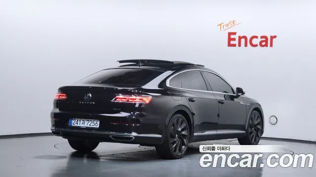 Volkswagen Arteon — Фото автомобиля 2
