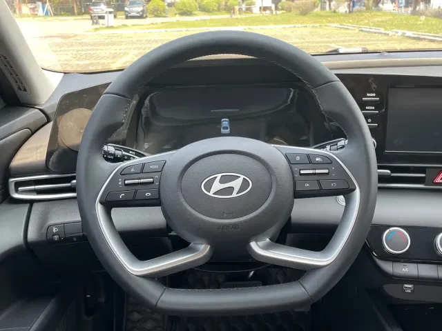 Hyundai Elantra — Фото автомобиля 21