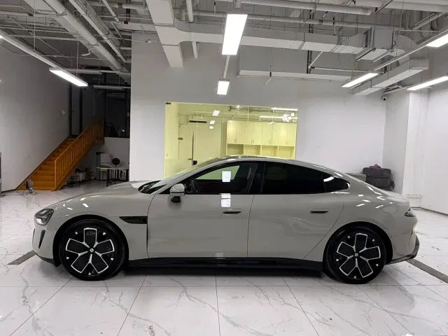 Xiaomi SU7 — Фото автомобиля 3
