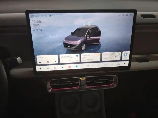 Leapmotor B10 — Фото автомобиля 12