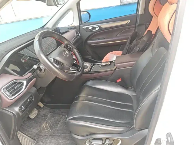 GAC Trumpchi M6 — Фото автомобиля 14