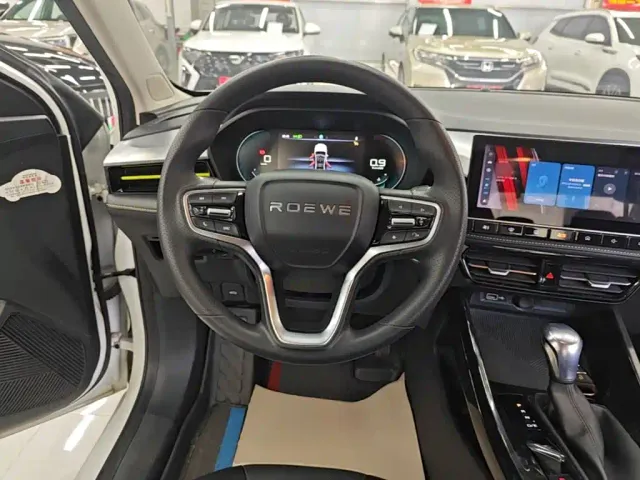 Roewe i5 — Фото автомобиля 10