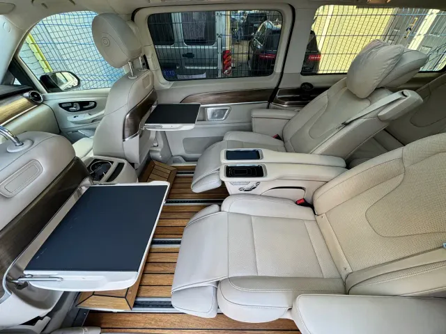 Mercedes-Benz V-Class — Фото автомобиля 15