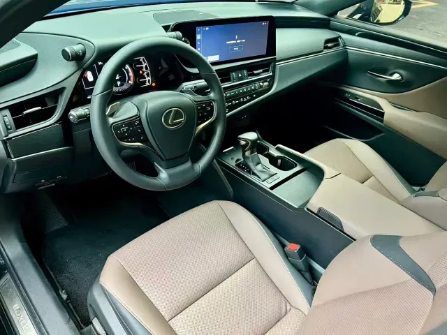 Lexus ES — Фото автомобиля 6