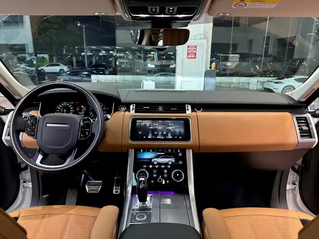 Land Rover Range Rover Sport — Фото автомобиля 7