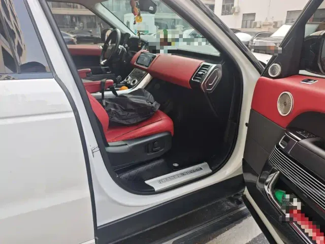 Land Rover Range Rover Sport — Фото автомобиля 19