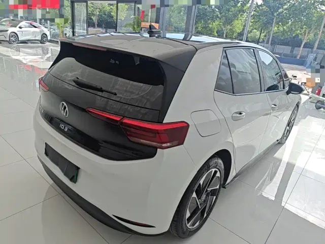 Volkswagen ID.3 — Фото автомобиля 6