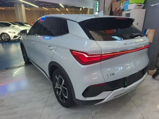 BYD Yuan PLUS — Фото автомобиля 4