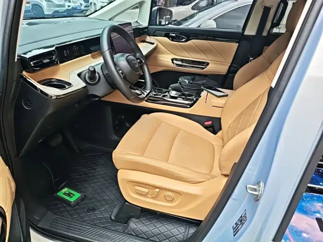 GAC Trumpchi E8 — Фото автомобиля 14
