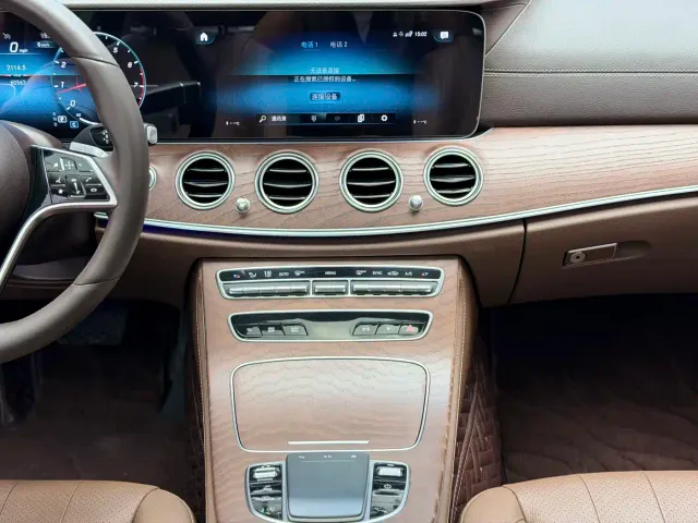 Mercedes-Benz E-Class — Фото автомобиля 15