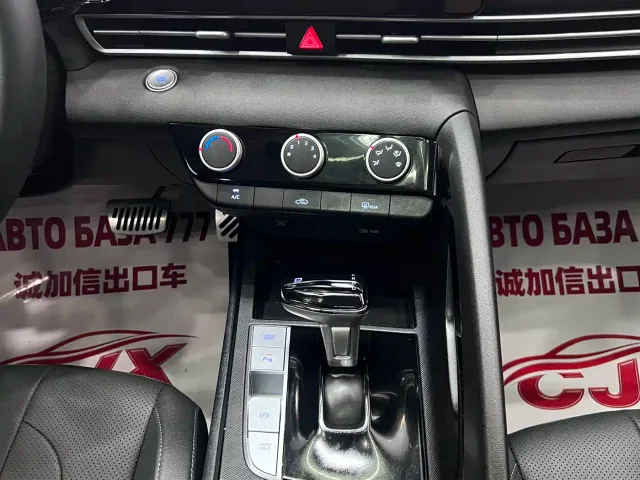 Hyundai Elantra — Фото автомобиля 13