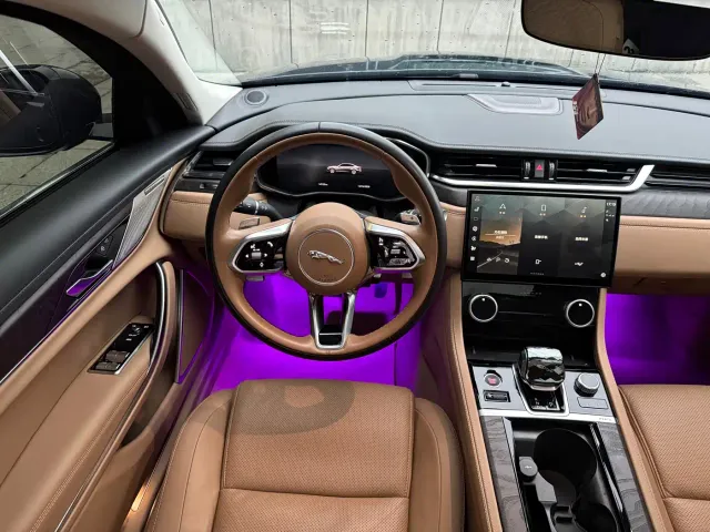 Jaguar XFL — Фото автомобиля 6