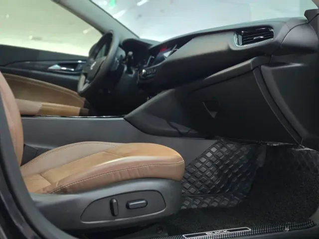 Buick Regal — Фото автомобиля 7
