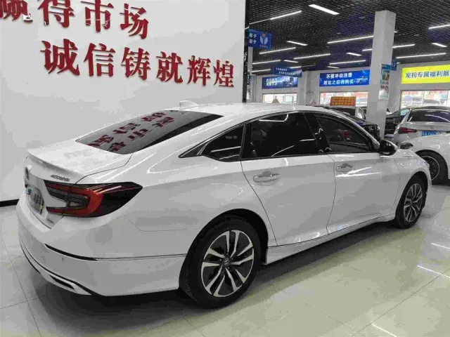 Honda Accord — Фото автомобиля 6