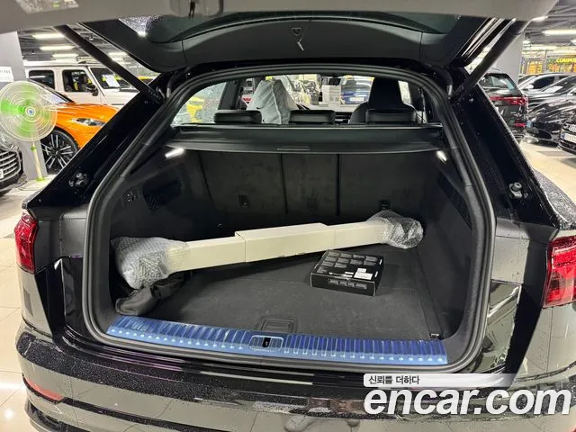 Audi Q8 50 TDI quattro Premium — Фото автомобиля 4