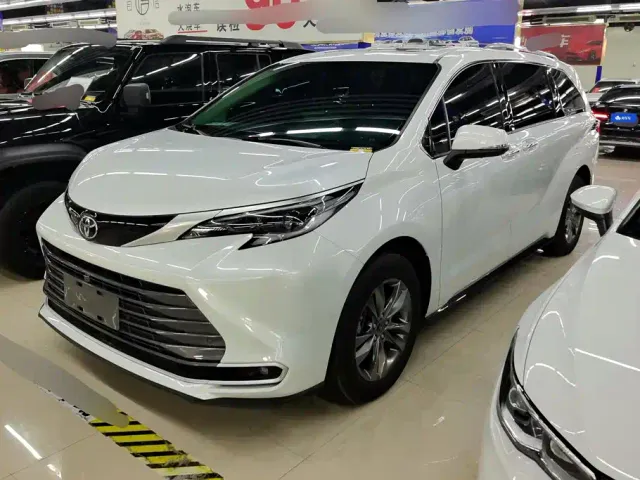 Фотография автомобиля — Toyota Sienna