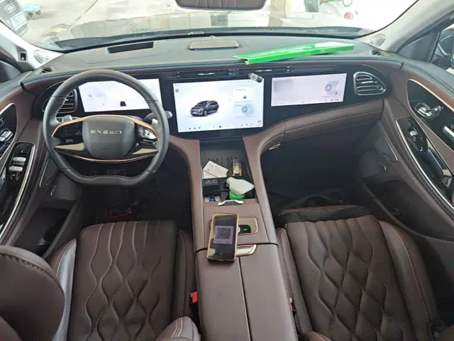 Exeed VX — Фото автомобиля 9