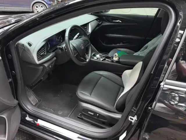 Buick Regal — Фото автомобиля 9