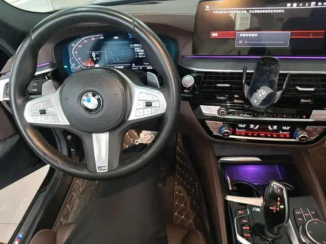 BMW 5 Series — Фото автомобиля 9