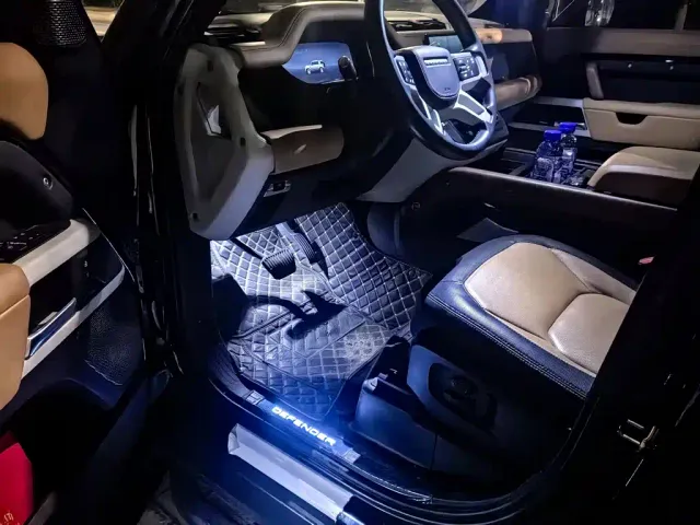 Land Rover Defender — Фото автомобиля 7