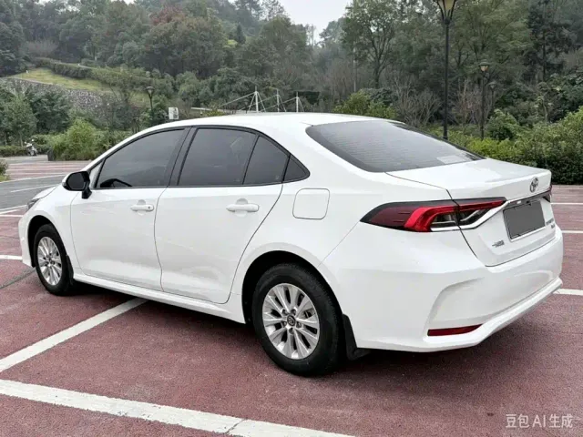 Toyota Corolla — Фото автомобиля 5