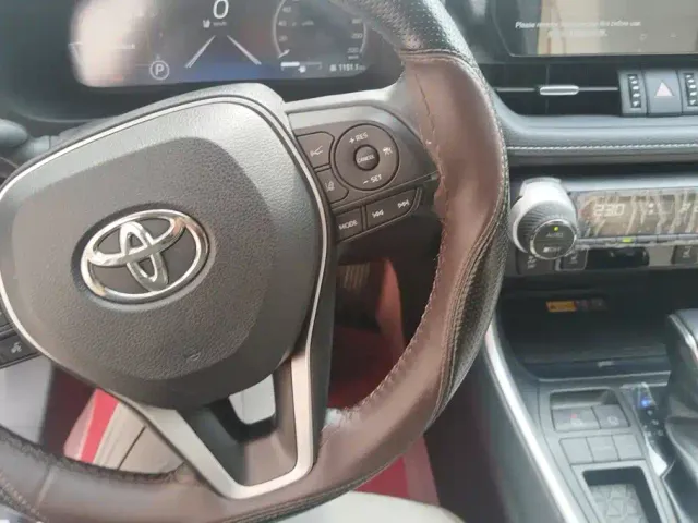 Toyota RAV4 — Фото автомобиля 11